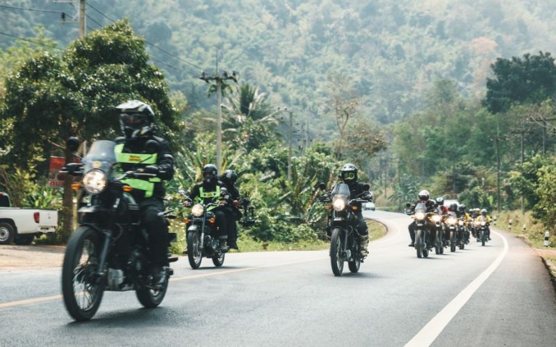 Why should you choose to travel by motorbike in Vietnam?